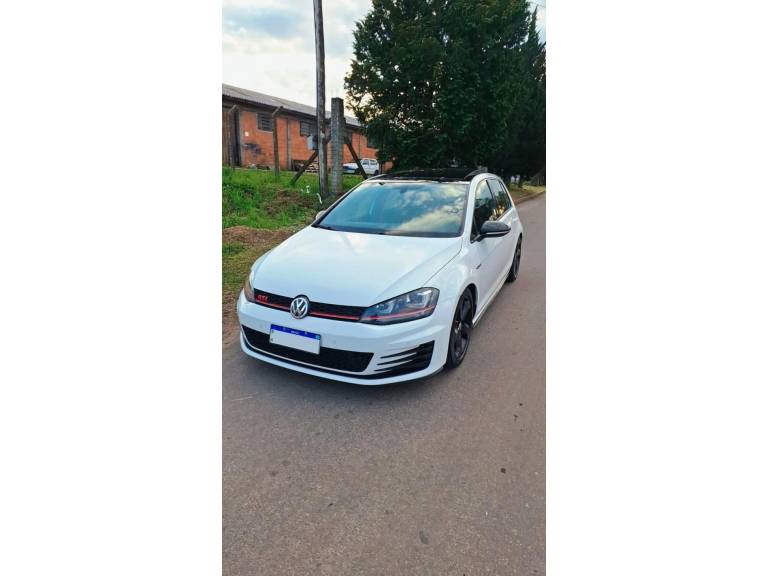 VOLKSWAGEN - GOLF - 2014/2015 - Branca - R$ 125.000,00